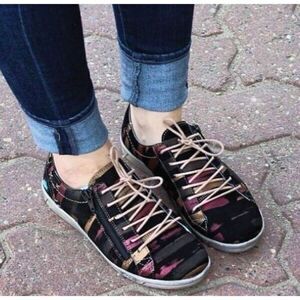 Cloud Footwear Women's Aika Fashion Sneaker 38 M EU, Black Fantasy 7.5 US
